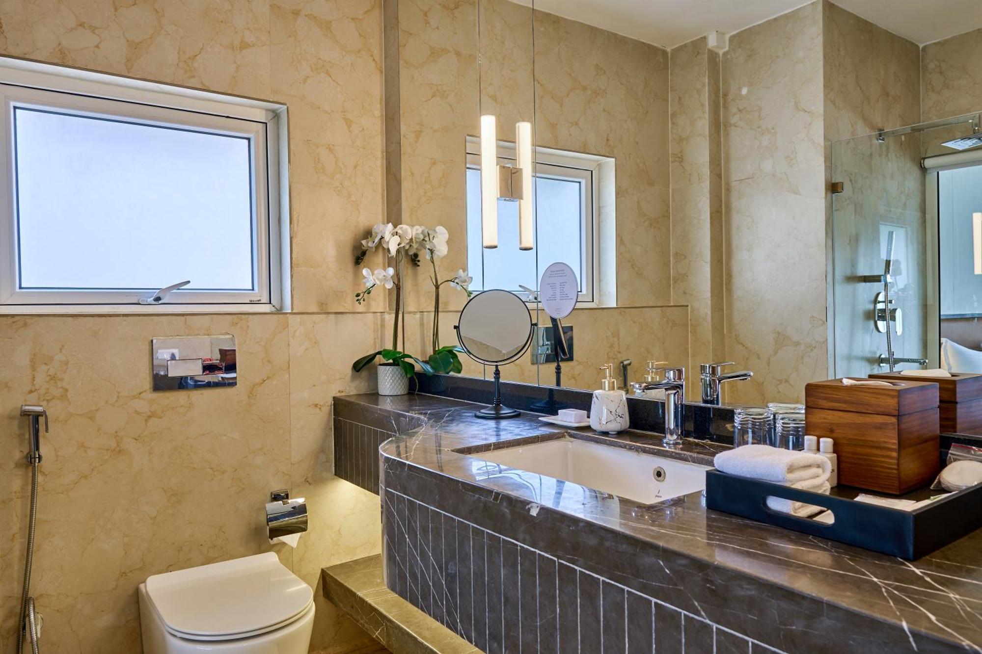 Shulem Boutique Hotel Dimāpur Exteriör bild